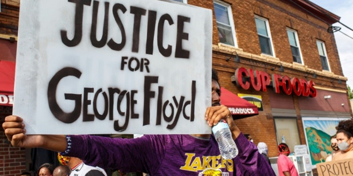 Salen a la luz nuevas imágenes del asesinato de George Floyd