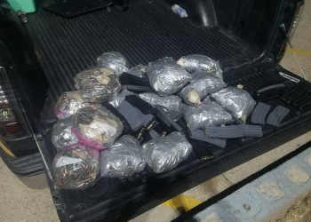 Detienen a dos estadounidenses con casi 10 mil cartuchos, en aduana de Sonora