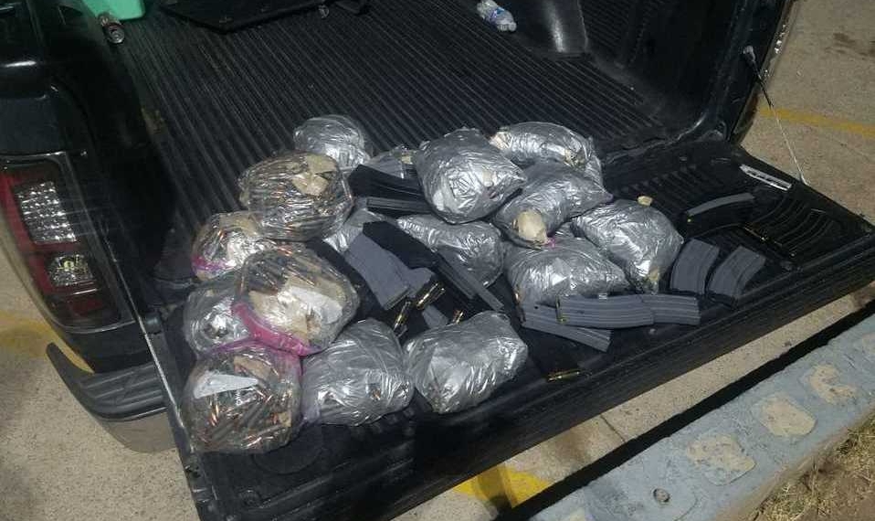 Detienen a dos estadounidenses con casi 10 mil cartuchos, en aduana de Sonora