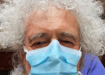 El guitarrista de Queen, Brian May, hospitalizado tras destrozar sus glúteos