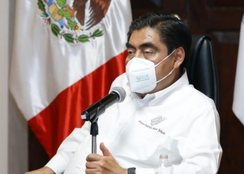 Prohíbe Gobernador de Puebla regreso de actividades de industria automotriz y de construcción