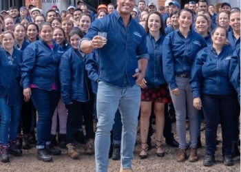 Dwayne Johnson “La Roca” lanza marca de tequila