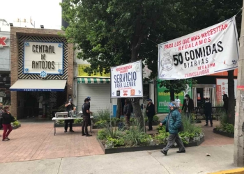 Restaurante regala comida a personas vulnerables