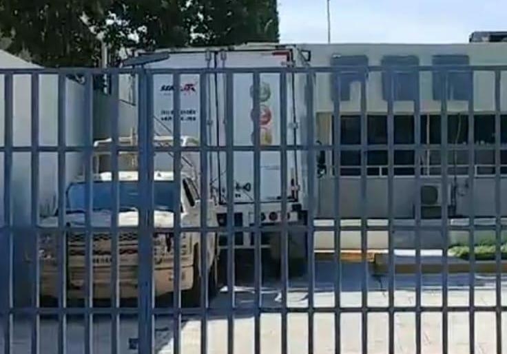 SEDENA decomisa droga en camión de paquetería