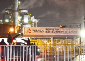 Aseguran vehículo con explosivos en intento de agresión a refinería de Salamanca