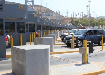 Acuerdan México y EU extender 30 días más restricciones de tránsito no esencial en frontera