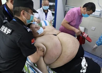 Hombre sube de peso 100 kilos por estar en cuarentena