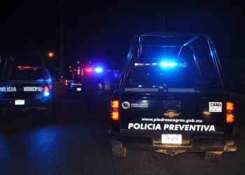 Entre cinco lesionan a mujer a puros batazos