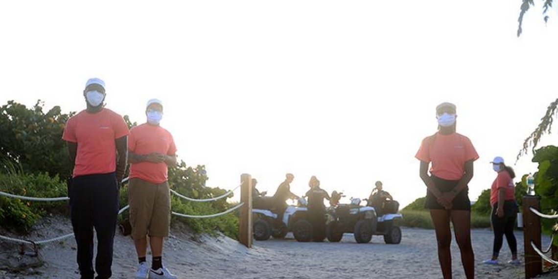 Turistas empiezan a llegar a playas de Quintana Roo a pesar del Covid-19