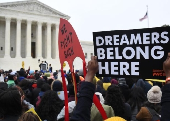 Corte Suprema de EU impide que Donald Trump cancele DACA