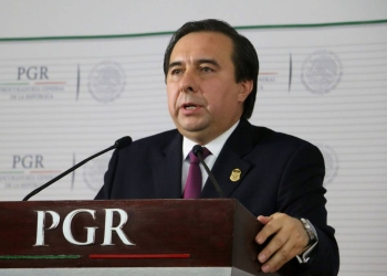 Interpol emite ficha roja para Tomás Zeron