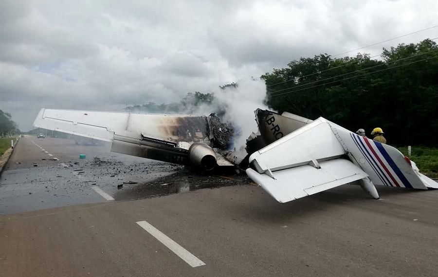 Ejército dispara contra avioneta que aterriza y se incendia en QRoo (Video)