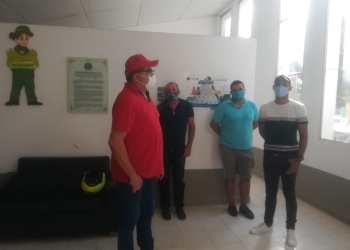 Alcalde encarcela a su hijo por no respetar toque de queda por Covid-19