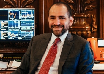 Secretario de Hacienda reinicia actividades tras superar COVID-19