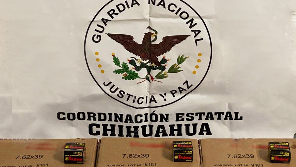 Detienen a estadounidense con cinco mil cartuchos de rifle de asalto