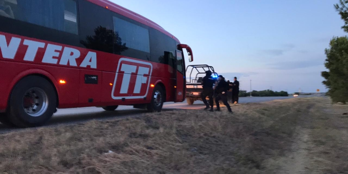 FGE investiga a hombre que secuestró autobús con todo y pasajeros