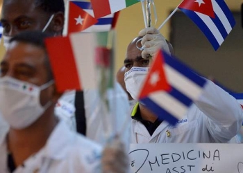 Médicos cubanos concluyen atención del COVID-19 en la Ciudad de México