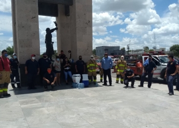 Bomberos de Piedras Negras se unen en apoyo a su compañero despedido por el alcalde Claudio Bres