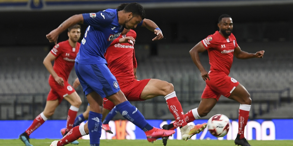 Cruz Azul aseguró pase a semis de Copa GNP tras vencer a Toluca