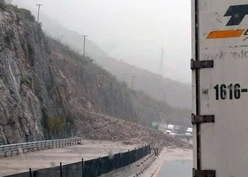 Por deslaves, cierran carretera 57 tramo Puerto México – Ojo Caliente