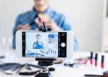Realizará YouTube un documental sobre cómo vive la humanidad en 2020