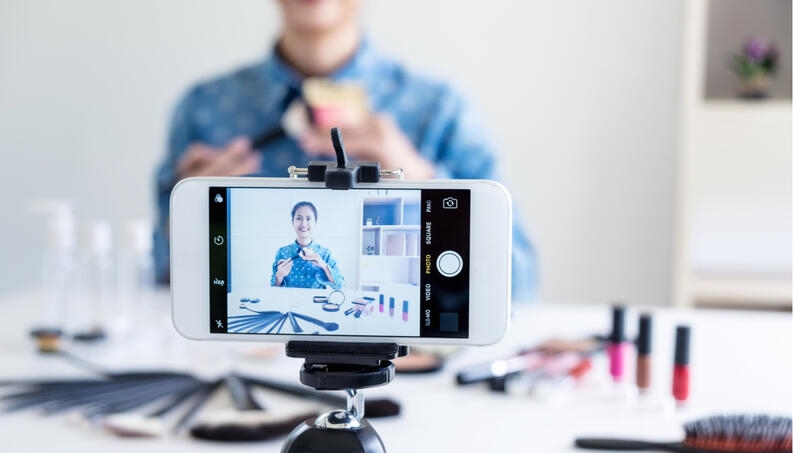 Realizará YouTube un documental sobre cómo vive la humanidad en 2020