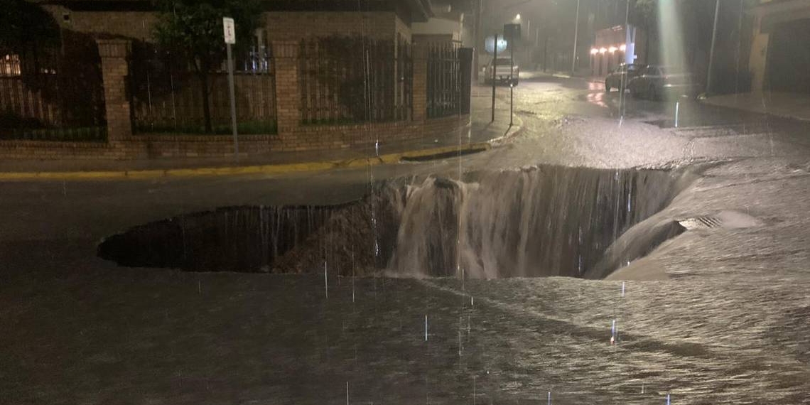 Nuevo León suspende este lunes actividades por paso de Hanna