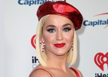 Katy Perry luce su embarazo en las playas de Malibu