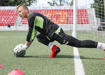 Portero ruso es impactado por un rayo durante entrenamiento