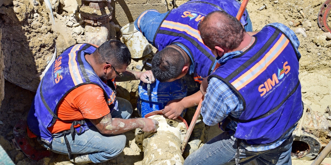 Cambian líneas de agua potable en Acuña