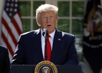 Donald Trump deja campañas presenciales y comienza ronda de videoconferencias