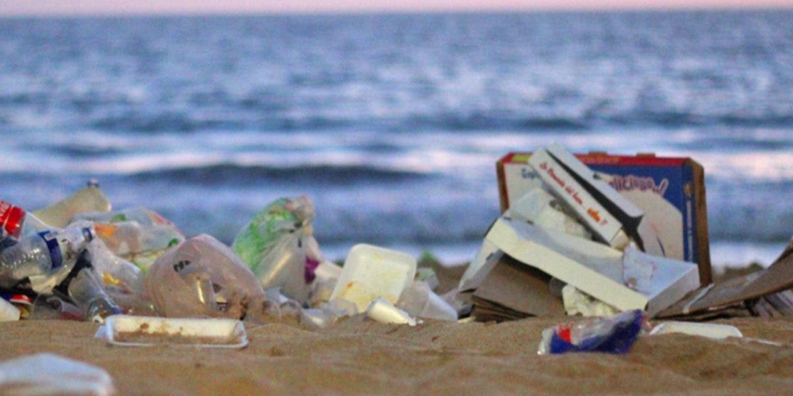 Reapertura de turismo deja 19 toneladas de basura en las playas de Mazatlán