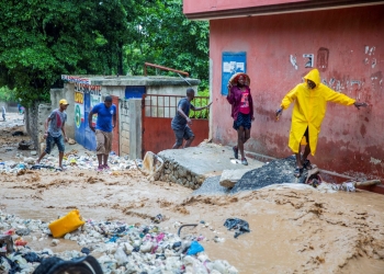Número de muertos en Haití por tormenta Laura sube a 21