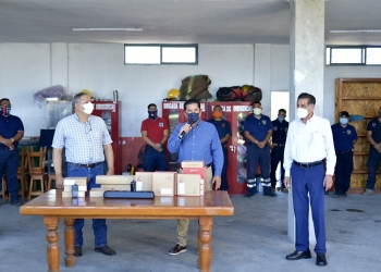 Equipan a Protección Civil y Bomberos de Ciudad Acuña
