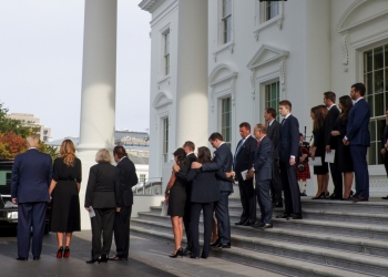 Realizan funeral de Robert Trump en la Casa Blanca