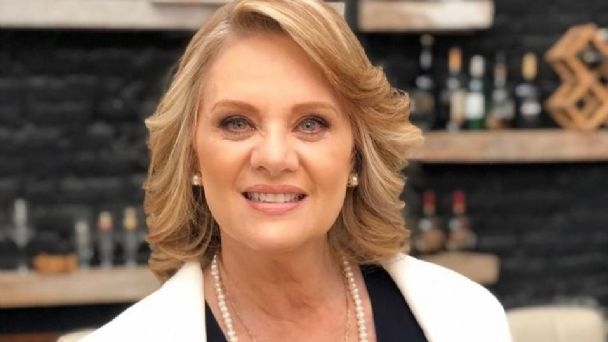 Erika Buenfil explota contra Juan José Origel