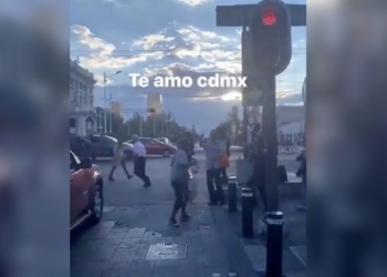 Bailan ‘La Chona’ en calles del Centro Histórico de la CDMX