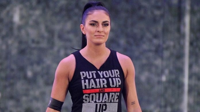 Hombre intenta secuestrar a luchadora de la WWE