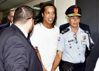Ronaldinho se declararía culpable para conseguir la libertad