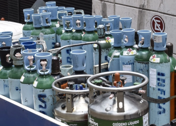 Tanques de oxígeno duplica su precio por compras de pánico