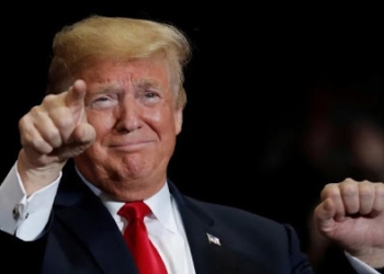 Trump asegura que “amas de casa” votarán por él en noviembre