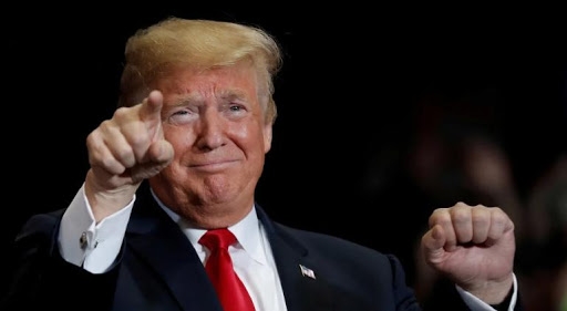 Trump asegura que “amas de casa” votarán por él en noviembre