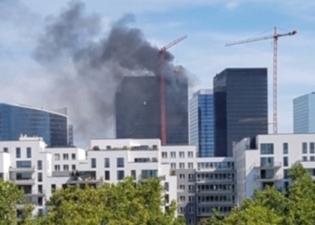 Se incendia último piso del World Trade Center de Bruselas