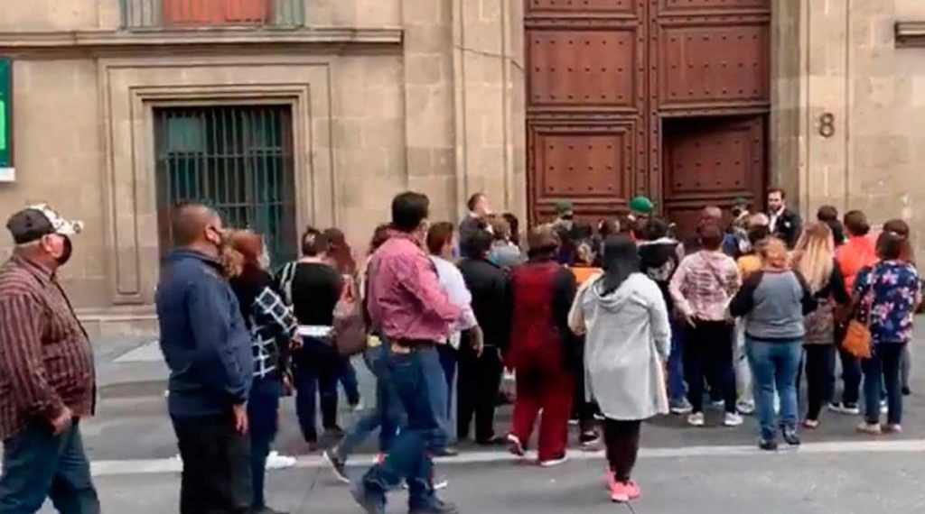 Se reúne López Obrador con familias de mineros de Pasta de Conchos