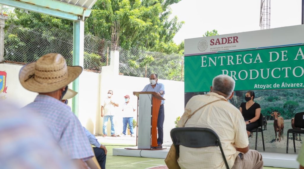 Entregan apoyos a productores damnificados por Hernán en Guerrero