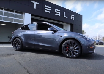 Tesla demanda al Gobierno de EE.UU.