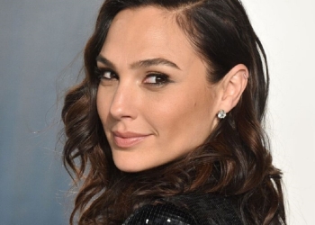 Gal Gadot presume belleza en sesión con toque mexicano
