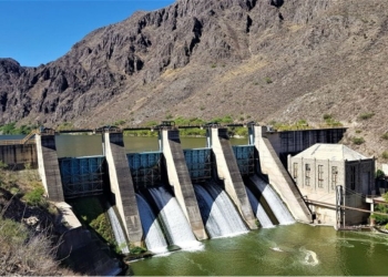 Gobernador de Texas acusa que México no cumple con convenio del agua, informó AMLO