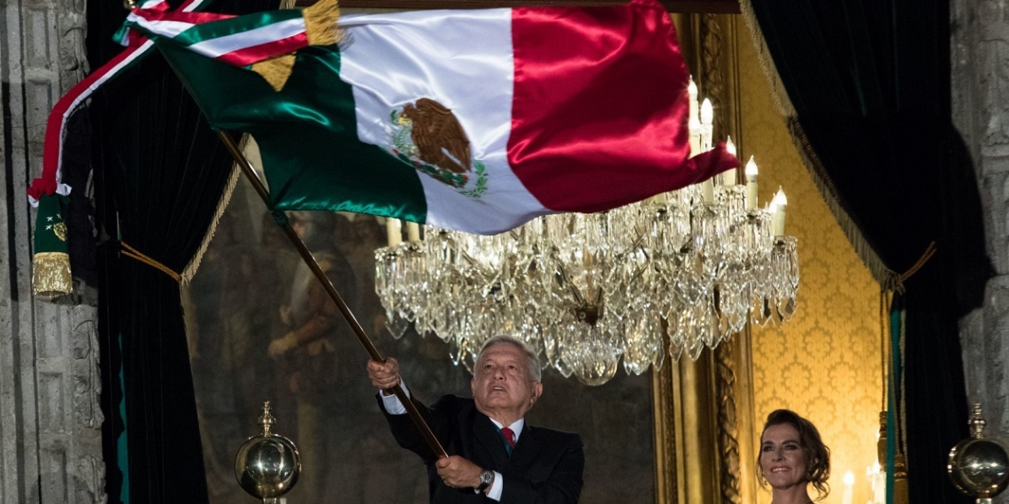 Confirma López Obrador Grito en el Zócalo