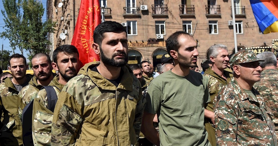 Armenia decretó la ley marcial por los combates en la frontera con Azerbaiyán
